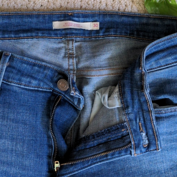 Levi's Mid Rise Skinny - Picture 2 of 4